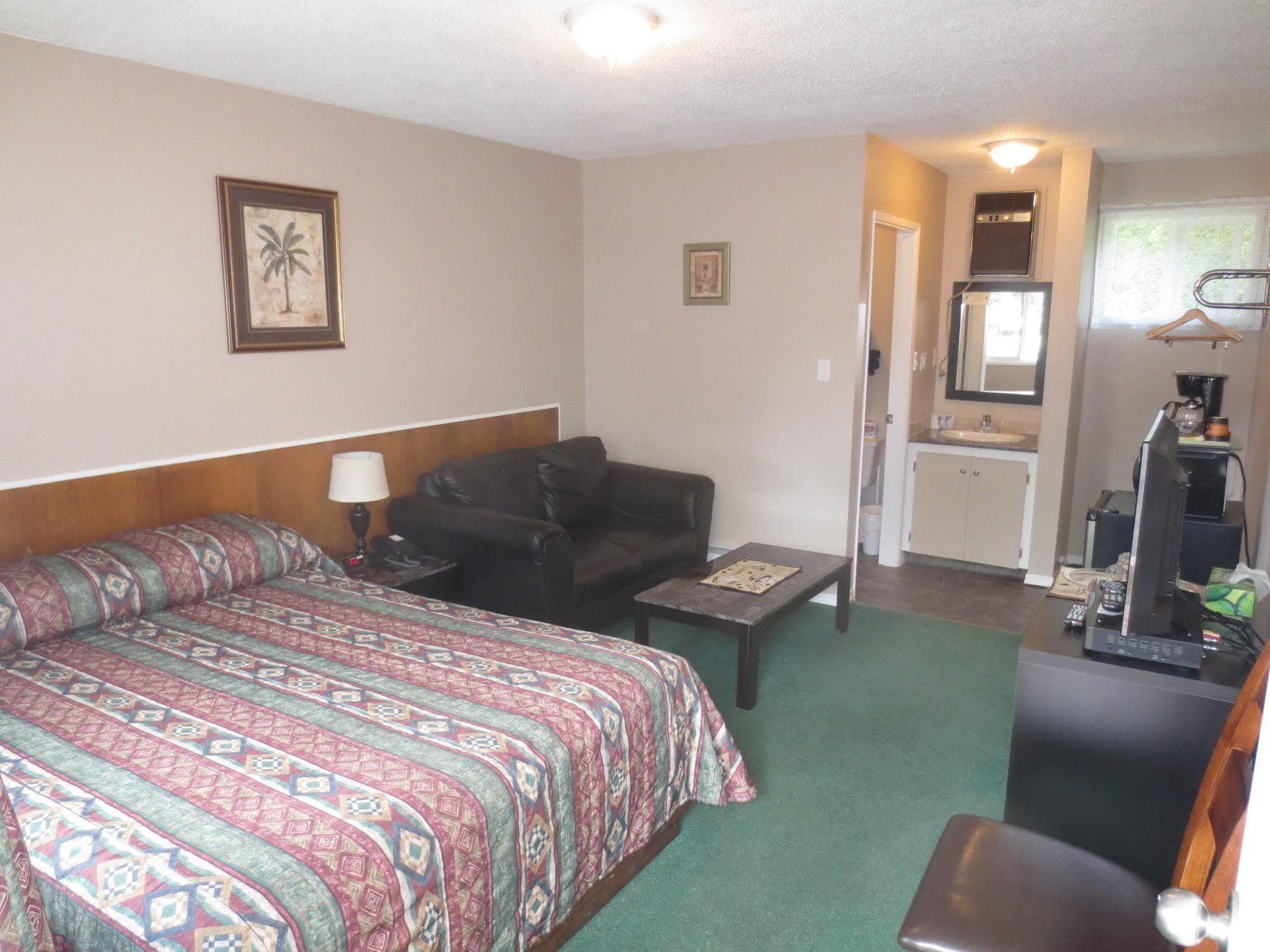 Overlander Motel